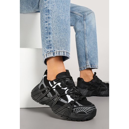 Czarne Sneakersy z Ozdobnym Sznurowaniem i Tłoczoną Podeszwą Nurilune ze sklepu born2be.pl w kategorii Buty sportowe damskie - zdjęcie 178416702