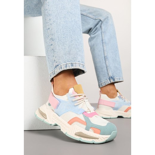 Niebiesko-Białe Sneakersy Streetwearowe na Podeszwie z Tłoczeniami i Rzepem Zilanne ze sklepu born2be.pl w kategorii Buty sportowe damskie - zdjęcie 178417401