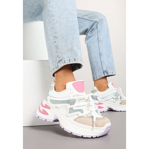 Biało-Różowe Sneakersy z Podwójnym Sznurowaniem i Platformą Hilanne ze sklepu born2be.pl w kategorii Buty sportowe damskie - zdjęcie 178417443