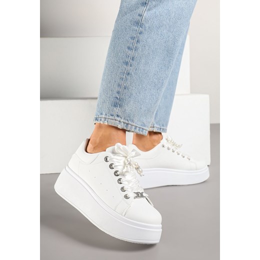 Białe Sneakersy na Grubej Podeszwie z Perforacją i Cyrkoniami Nuritara ze sklepu born2be.pl w kategorii Buty sportowe damskie - zdjęcie 178417740