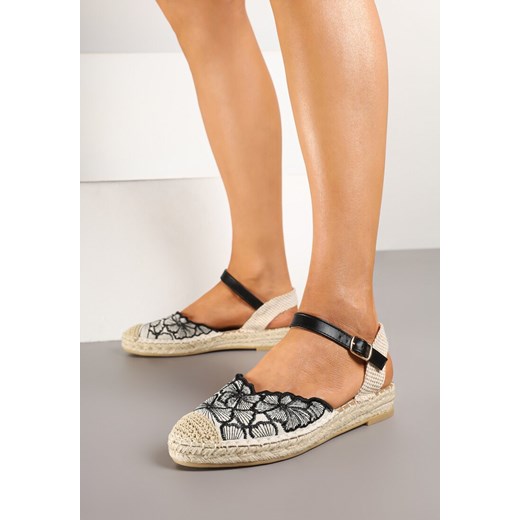 Czarne Koronkowe Płaskie Sandały Espadryle Ozdobione Plecionką Leaneira ze sklepu born2be.pl w kategorii Espadryle damskie - zdjęcie 178436233
