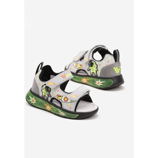 Szare Sandały ze Świecącą Podeszwą i Skórzaną Wkładką Penilsa 23 promocja born2be.pl