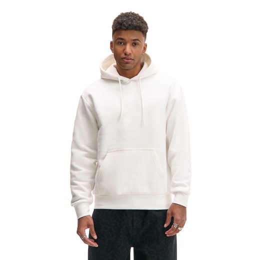 Cropp - Kremowa bluza regular z kapturem UNISEX - kremowy ze sklepu Cropp w kategorii Bluzy męskie - zdjęcie 178446183