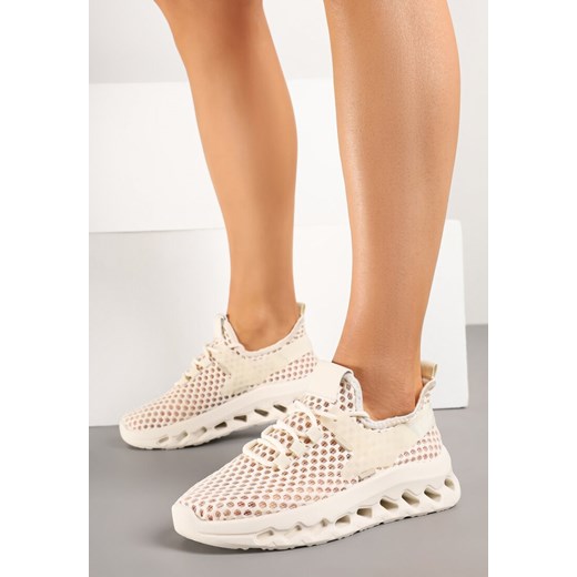 Beżowe Siateczkowe Buty Sportowe Sneakersy na Grubej Tłoczonej Podeszwie Luriane ze sklepu born2be.pl w kategorii Buty sportowe damskie - zdjęcie 178447140