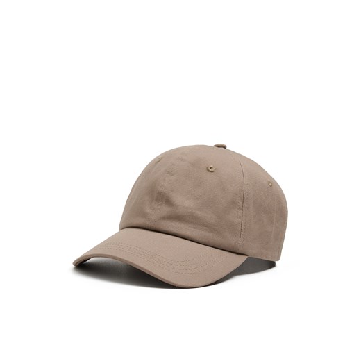 Cropp - Beżowa czapka z daszkiem basic - beżowy ze sklepu Cropp w kategorii Czapki z daszkiem męskie - zdjęcie 178447890