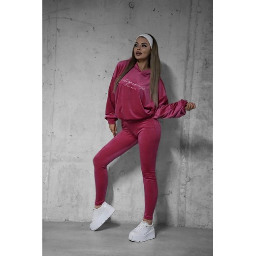 welurowy dres  la mode z logo bluza z kapturem + legginsy soft welur premium mielczarkowski - fuksja ze sklepu STYLOWO w kategorii Dresy damskie - zdjęcie 178449270