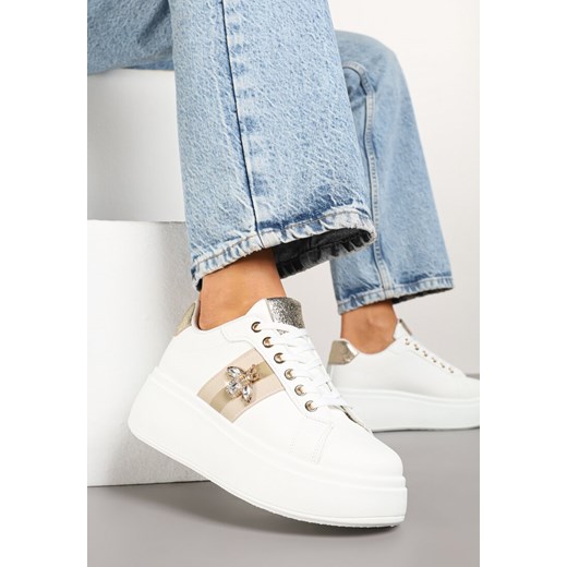 Biało-Złote Sneakersy na Platformie z Kryształowym Owadem na Cholewce Elanorila ze sklepu born2be.pl w kategorii Buty sportowe damskie - zdjęcie 178451492