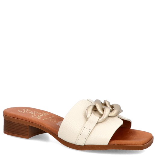 Skórzane klapki z ozdobą - OH! MY SANDALS 5348 BEŻOWE ze sklepu Tymoteo.pl - sklep obuwniczy w kategorii Klapki damskie - zdjęcie 178462500