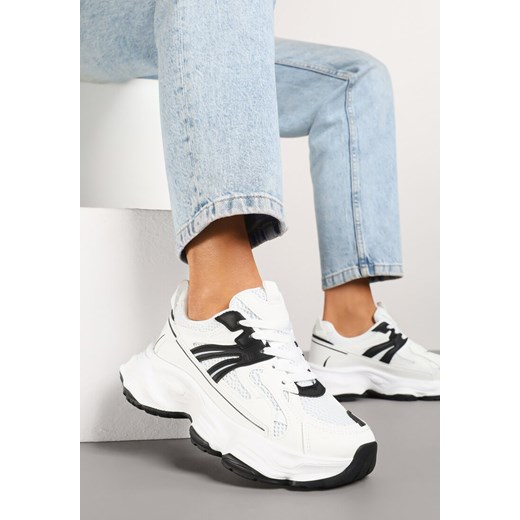 Białe Sneakersy na Platformie z Tłoczeniem i Metaliczną  Ozdobą Alarella ze sklepu renee.pl w kategorii Buty sportowe damskie - zdjęcie 178497550