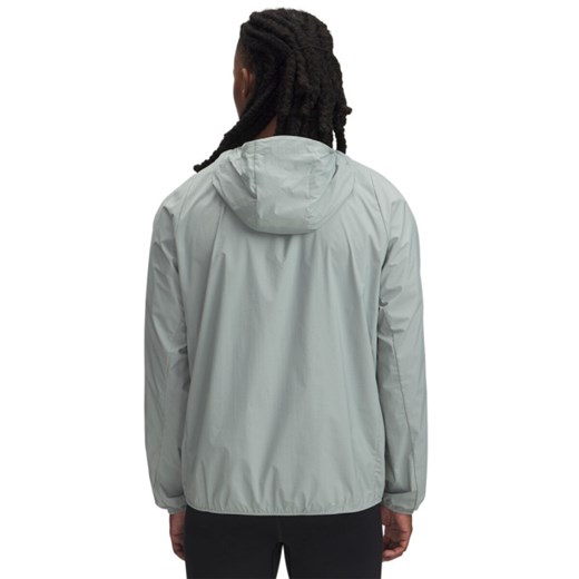Męska kurtka do biegania Under Armour Launch Lightweight Jacket - zielona ze sklepu Sportstylestory.com w kategorii Kurtki męskie - zdjęcie 178529721