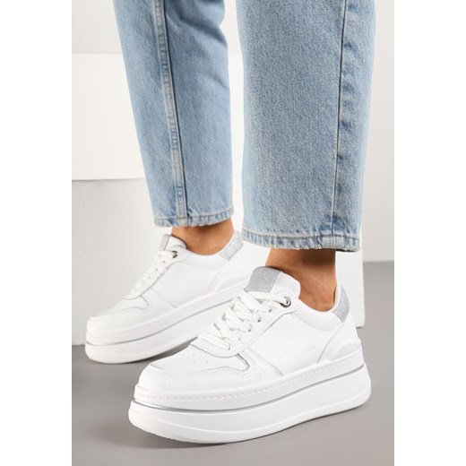 Biało-Srebrne Sneakersy na Grubej Podeszwie z Napisem i Brokatem Odivena ze sklepu born2be.pl w kategorii Buty sportowe damskie - zdjęcie 178560101