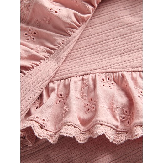 Reserved - Prążkowana koszulka z falbaną - pastelowy róż Reserved 134 (8 lat) Reserved