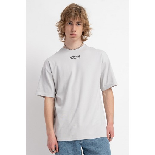 Jasnoszary t-shirt z grubszej dzianiny interlok, rozmiar - 146, kolor - szary ze sklepu REPORTER w kategorii T-shirty chłopięce - zdjęcie 178566363