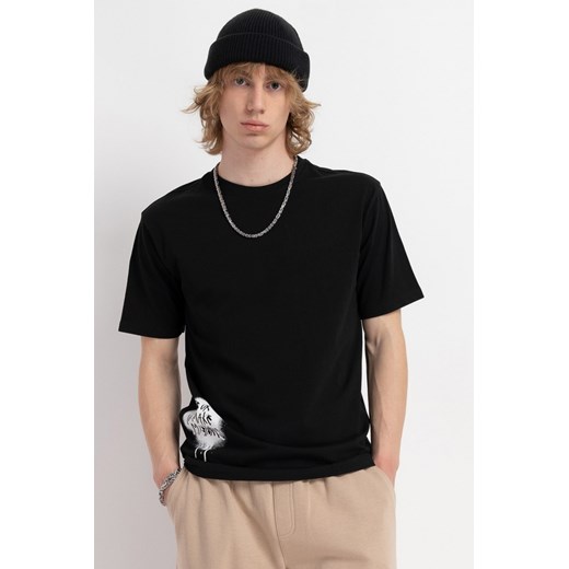 Czarny t-shirt z elementami graficznymi, rozmiar - 170, kolor - czarny ze sklepu REPORTER w kategorii T-shirty chłopięce - zdjęcie 178566414