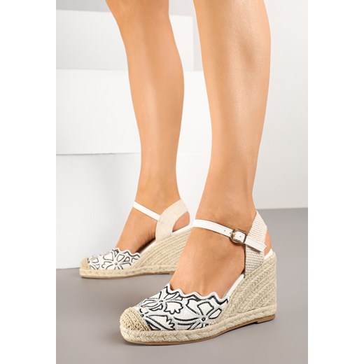 Białe Sandały Espadryle Vices na Koturnie z Plecionki Zdobione Haftem Sesirea ze sklepu born2be.pl w kategorii Espadryle damskie - zdjęcie 178568421