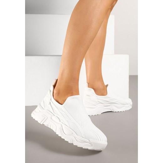 Białe Siateczkowe Buty Sportowe Sneakersy Wsuwane Zdobione Tłoczeniami Nusadela ze sklepu renee.pl w kategorii Buty sportowe damskie - zdjęcie 178569443