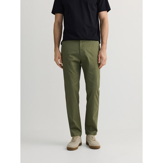 Reserved - Spodnie chino slim fit - oliwkowy ze sklepu Reserved w kategorii Spodnie męskie - zdjęcie 178570402
