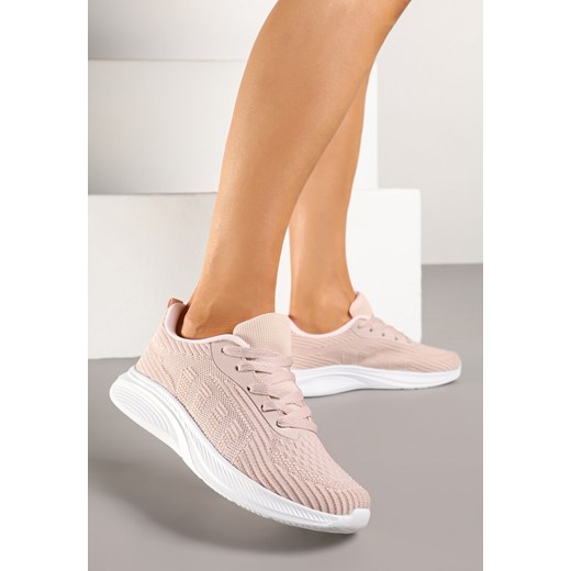 Różowe Buty Sportowe Sneakersy Ozdobione Tłoczonymi Paskami Amoselle ze sklepu born2be.pl w kategorii Buty sportowe damskie - zdjęcie 178571010