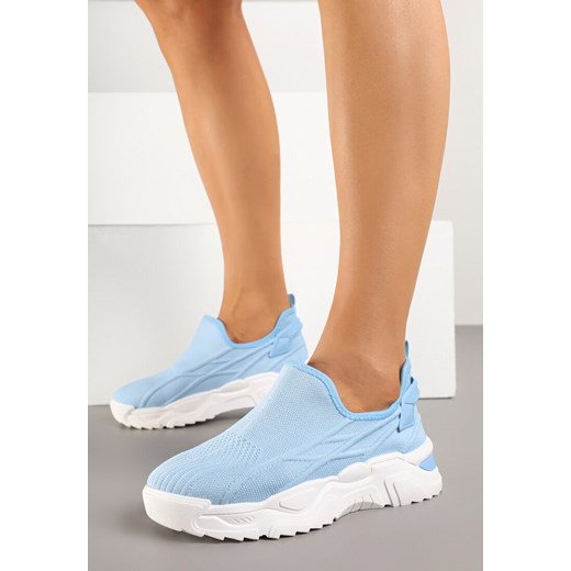 Jasnoniebieskie Wsuwane Buty Sportowe Sneakersy z Siateczki z Tłoczeniami Nusellia ze sklepu born2be.pl w kategorii Buty sportowe damskie - zdjęcie 178571034