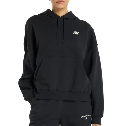 Bluza New Balance WT51518BK - czarna ze sklepu streetstyle24.pl w kategorii Bluzy damskie - zdjęcie 178579951