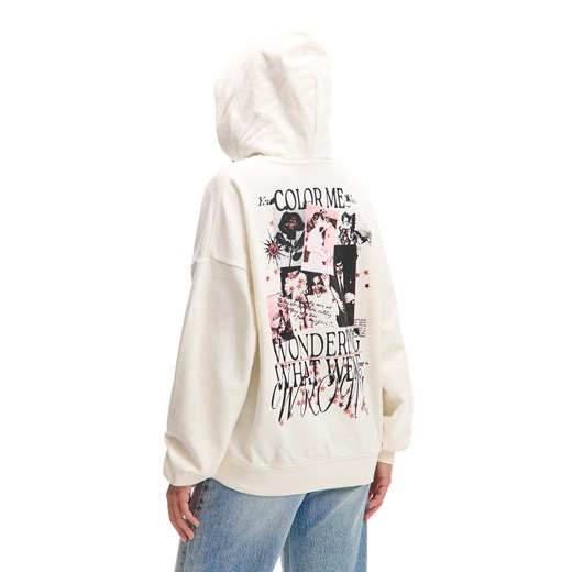 Cropp - Kremowa bluza z kapturem i nadrukiem - kremowy ze sklepu Cropp w kategorii Bluzy damskie - zdjęcie 178582450