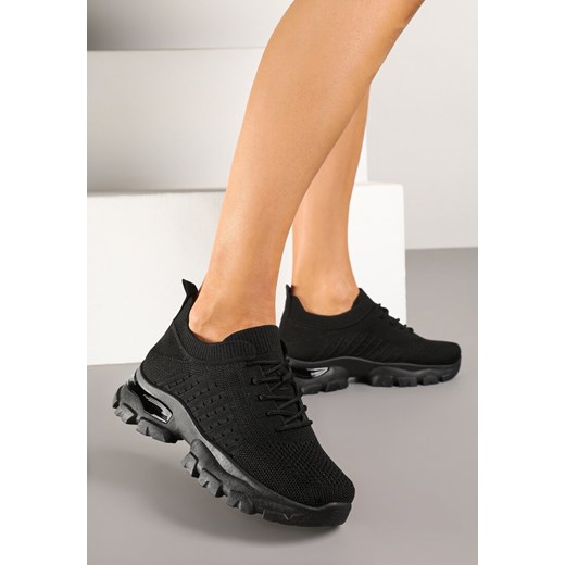 Czarne Buty Sportowe Sneakersy z Siateczki na Tłoczonej Podeszwie Zdobionej Aplikacją Neltewia ze sklepu renee.pl w kategorii Buty sportowe damskie - zdjęcie 178583490