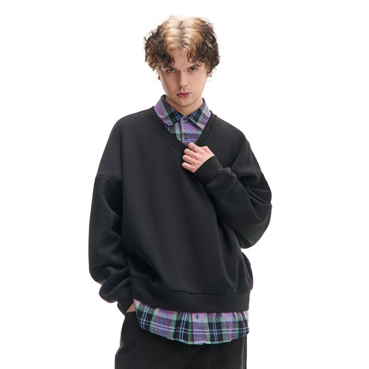 Cropp - Czarna bluza oversize z kołnierzykiem - czarny ze sklepu Cropp w kategorii Bluzy męskie - zdjęcie 178587811