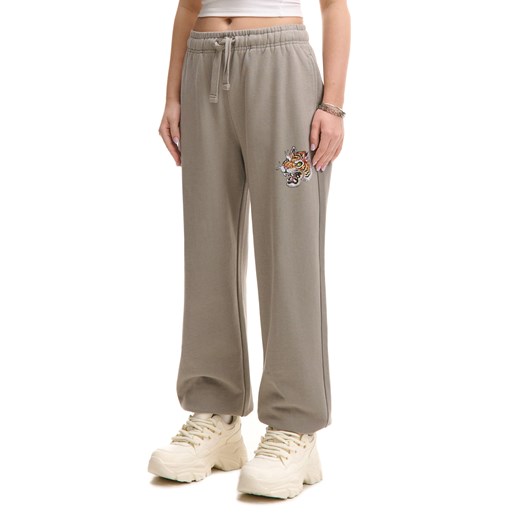 Cropp - Bawełniane joggery z tygrysem - jasny szary ze sklepu Cropp w kategorii Spodnie damskie - zdjęcie 178587830