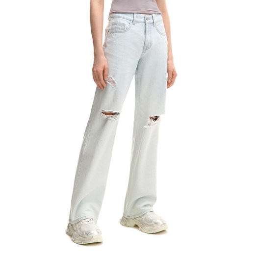 Cropp - Jasne jeansy straight regular - błękitny ze sklepu Cropp w kategorii Jeansy damskie - zdjęcie 178591270