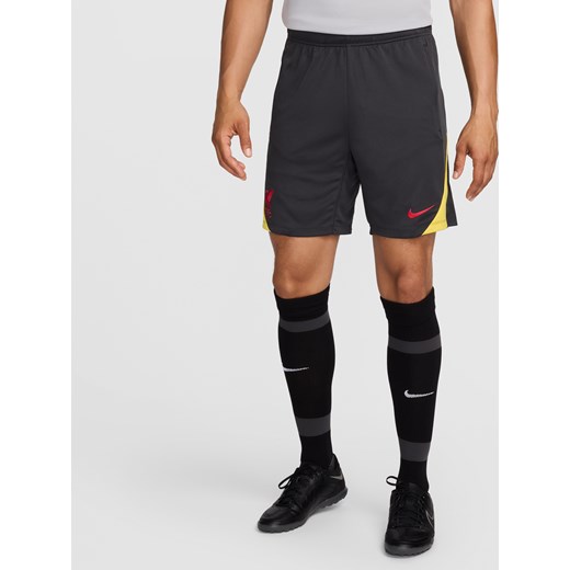 Męskie spodenki piłkarskie z dzianiny Nike Dri-FIT Liverpool F.C. Strike (wersja trzecia) - Szary ze sklepu Nike poland w kategorii Spodenki męskie - zdjęcie 178602853