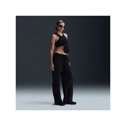 Damskie welurowe spodnie ze średnim stanem Nike Sportswear Chill Knit - Czerń ze sklepu Nike poland w kategorii Spodnie damskie - zdjęcie 178602993