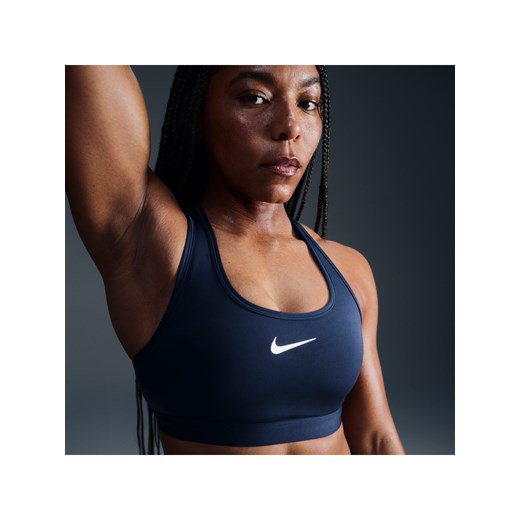 Damski stanik sportowy z wkładkami Nike Swoosh Medium Support - Niebieski ze sklepu Nike poland w kategorii Biustonosze - zdjęcie 178604672