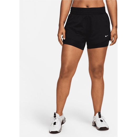 Damskie spodenki o średnim stanie 2 w 1 Dri-FIT Nike One 7,5 cm - Czerń ze sklepu Nike poland w kategorii Szorty - zdjęcie 178604753