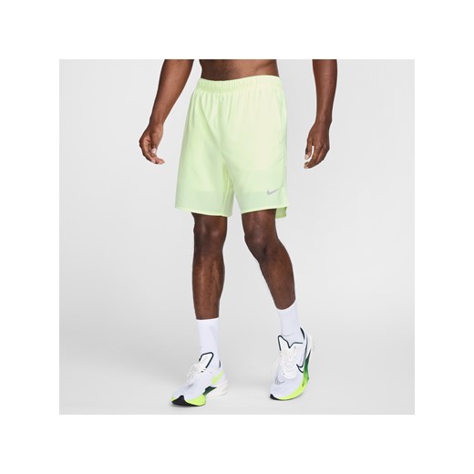 Męskie spodenki do biegania 2 w 1 Dri-FIT Nike Challenger 18 cm - Żółty ze sklepu Nike poland w kategorii Spodenki męskie - zdjęcie 178605242