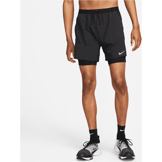 Męskie hybrydowe spodenki do biegania Nike Stride Dri-FIT 13 cm - Czerń ze sklepu Nike poland w kategorii Spodenki męskie - zdjęcie 178605941