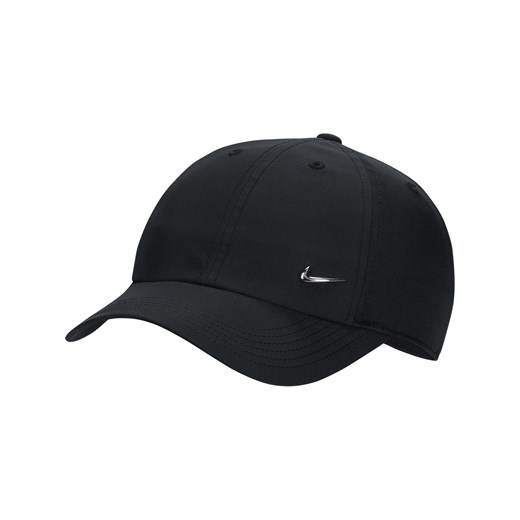 Dziecięca czapka z metalowym logo Swoosh Nike Dri-FIT Club - Czerń ze sklepu Nike poland w kategorii Czapki z daszkiem męskie - zdjęcie 178606620