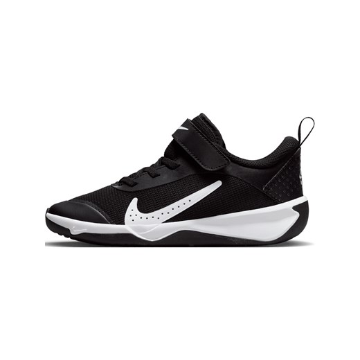 Buty dla małych dzieci Nike Omni Multi-Court - Czerń ze sklepu Nike poland w kategorii Buty sportowe dziecięce - zdjęcie 178606983