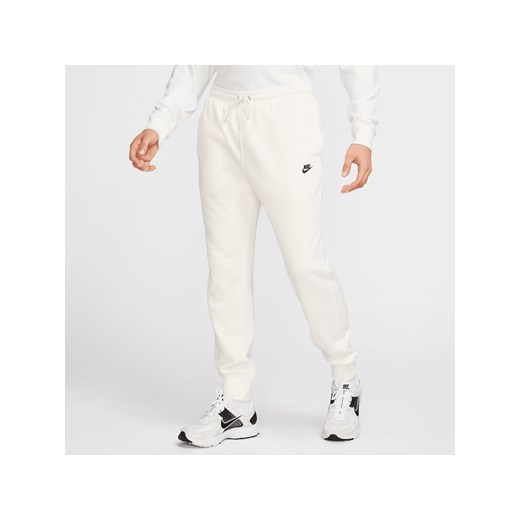 Męskie joggery z dzianiny dresowej Nike Club - Biel ze sklepu Nike poland w kategorii Spodnie męskie - zdjęcie 178608304