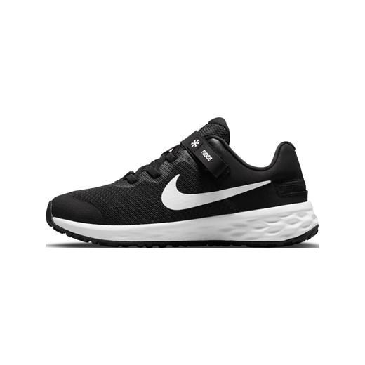 Buty dla małych dzieci Nike Revolution 6 FlyEase z systemem łatwego wkładania i zdejmowania - Czerń ze sklepu Nike poland w kategorii Buty sportowe dziecięce - zdjęcie 178609031
