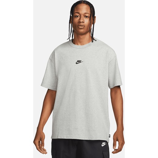 T-shirt męski Nike Sportswear Premium Essentials - Szary ze sklepu Nike poland w kategorii T-shirty męskie - zdjęcie 178609543