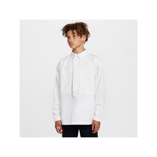 Koszulka dla dużych dzieci Nike Sportswear Metro Ground - Biel ze sklepu Nike poland w kategorii Koszule męskie - zdjęcie 178609613