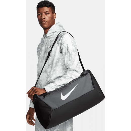 Torba treningowa Nike Brasilia (rozmiar S, 41 l) - Szary ze sklepu Nike poland w kategorii Torby sportowe - zdjęcie 178609832