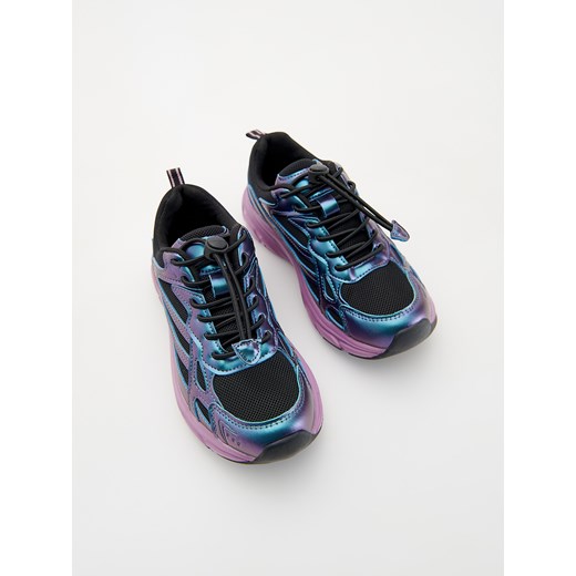 Reserved - Sportowe buty z holograficznymi wstawkami - fioletowy ze sklepu Reserved w kategorii Buty sportowe dziecięce - zdjęcie 178620954