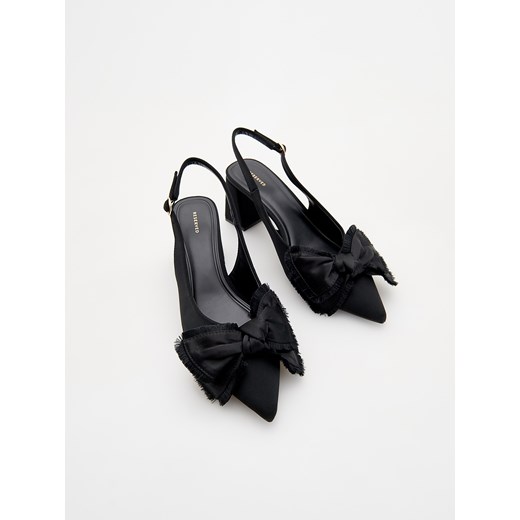 Reserved - Czółenka z kokardami - czarny Reserved 40 Reserved