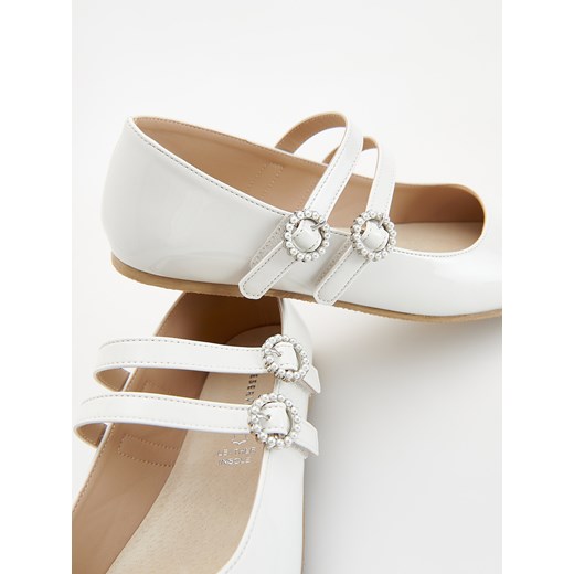 Reserved - Baleriny z imitacji skóry - biały Reserved 30 Reserved