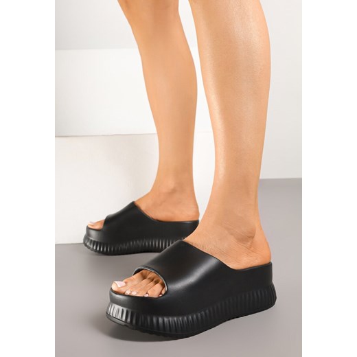 Klapki damskie Born2be na lato bez zapięcia 