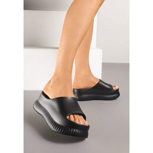 Klapki damskie Born2be 