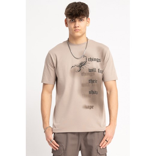 Ciemnobeżowy t-shirt z autorską grafiką z przodu, kolor - beżowy, rozmiar - 140 ze sklepu REPORTER w kategorii T-shirty chłopięce - zdjęcie 178666353