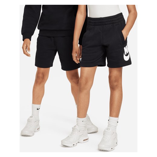 Spodenki z dzianiny dresowej dla dużych dzieci Nike Sportswear Club Fleece - Czerń ze sklepu Nike poland w kategorii Spodenki męskie - zdjęcie 178670093