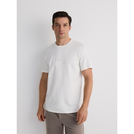 Reserved - T-shirt regular fit z aplikacją - złamana biel ze sklepu Reserved w kategorii T-shirty męskie - zdjęcie 178681964